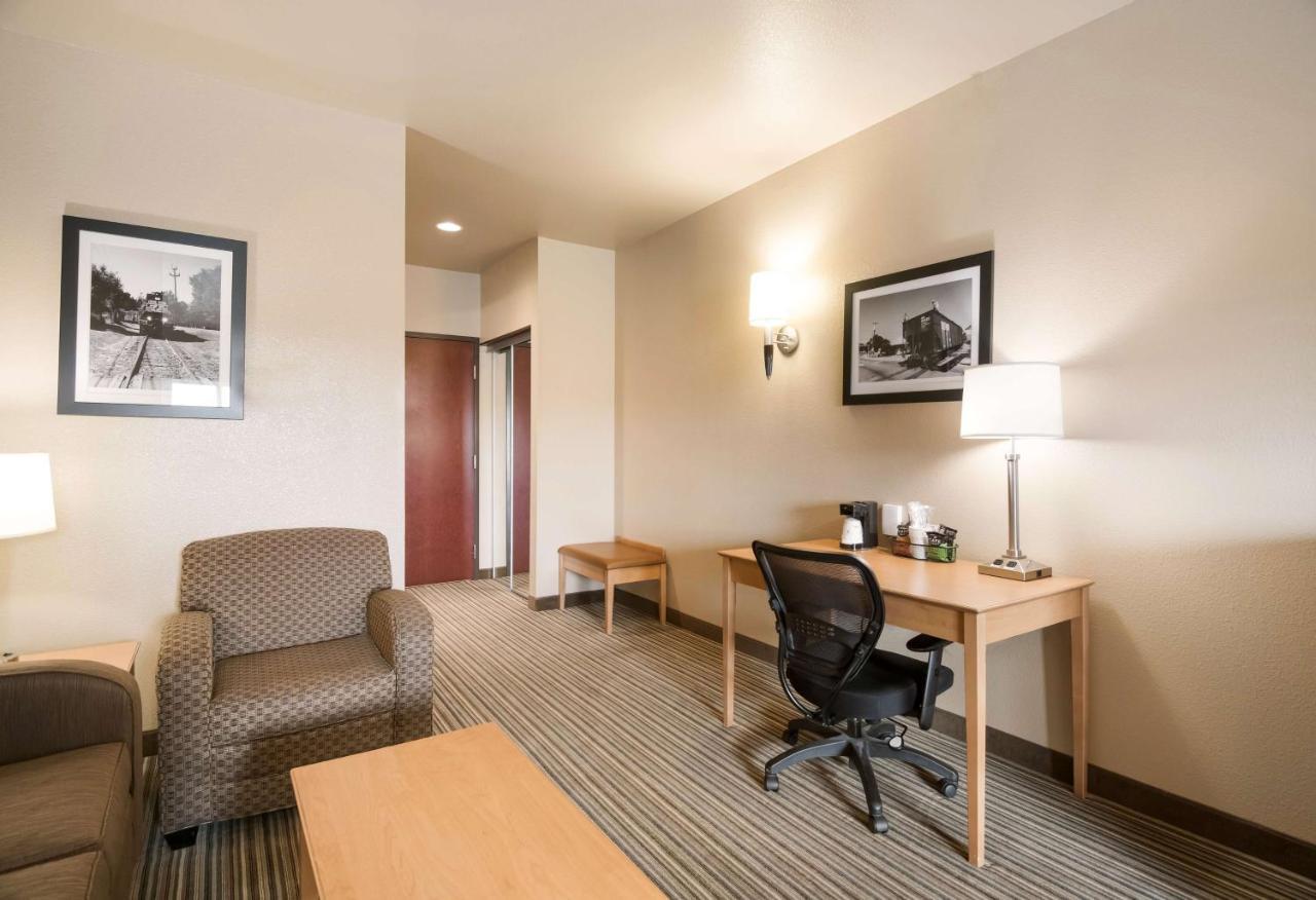 Best Western Shelby Inn & Suites Bagian luar foto