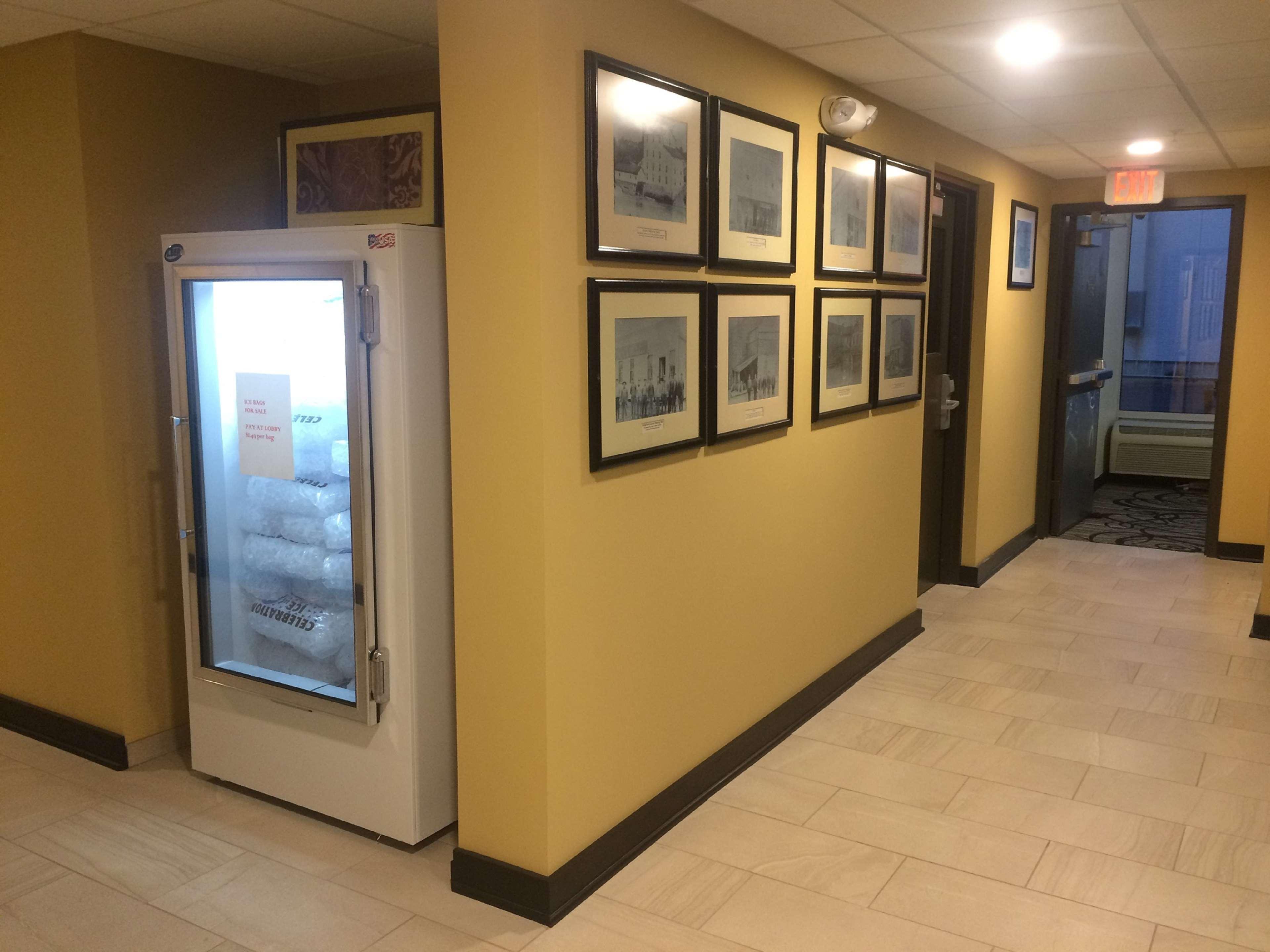 Best Western Shelby Inn & Suites Bagian luar foto
